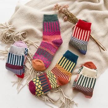2021 Yeni Kış Kalın Sıcak Yün Kadın Çorap Renkli Çorap Moda Rahat Euramerican Ulusal Rüzgar Çiçekler Pamuklu Çorap  10