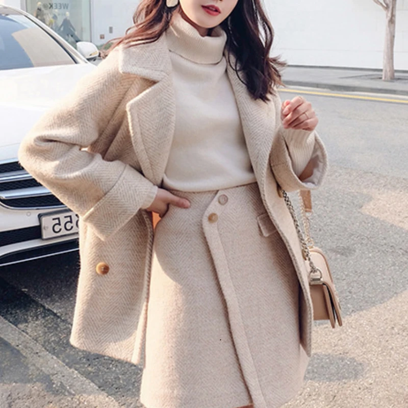 Kadın Sonbahar Temel Moda Kalın Pelerin Pelerin Palto Kış Sahte Yün Ceketler Kore Şık Olgun Ceket Kadın Zarif Giyim